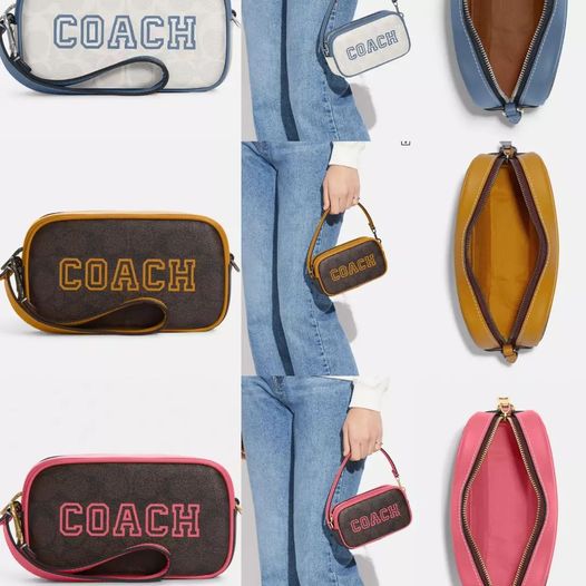 🇨🇦Coach Jamie Wristlet In Signature Canvas With Varsity Motif